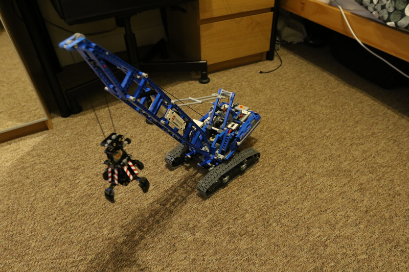 Illustration for article titled Lego Technic Crawler Crane: The Oppo Review